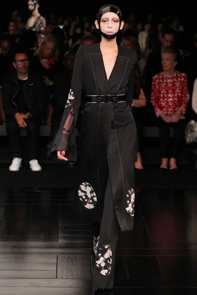 Look 26